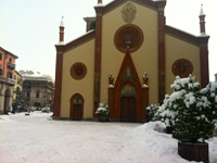 Il gelo non ferma il carnevale ma la neve rende inagibili alcune scale antincendio